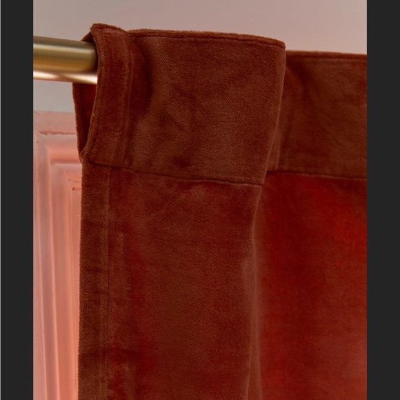 Red Velvet Curtains - Light filtering - Picture 3 of 3